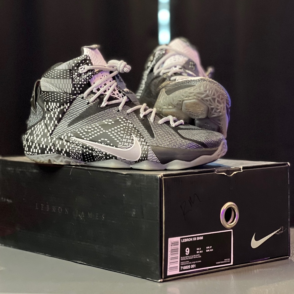 LEBRON 12s "BHM" BLACK HISTORY MONTH SIZE 9 (BRAND NEW)